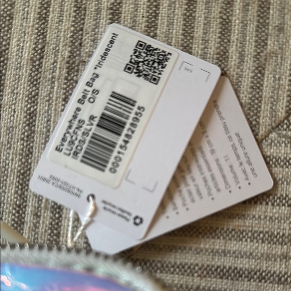 Lululemon Everywhere Belt Bag Iridescent - Picture 3 of 6